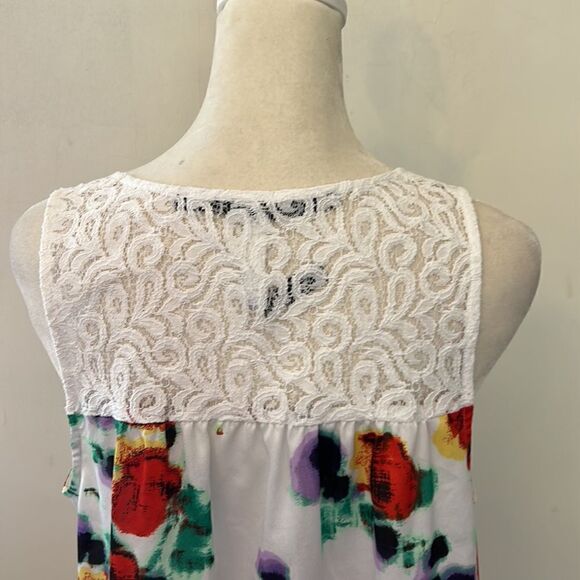 Kensie floral and lace button front sleeveless blouse Size M - Picture 6 of 9